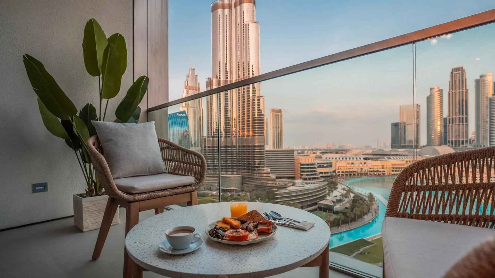 Stylish 2-Bedroom Luxury Stay In Downtown Dubai With Burj Khalifa & Fountain Views 0*,  Spojené arabské emiráty
