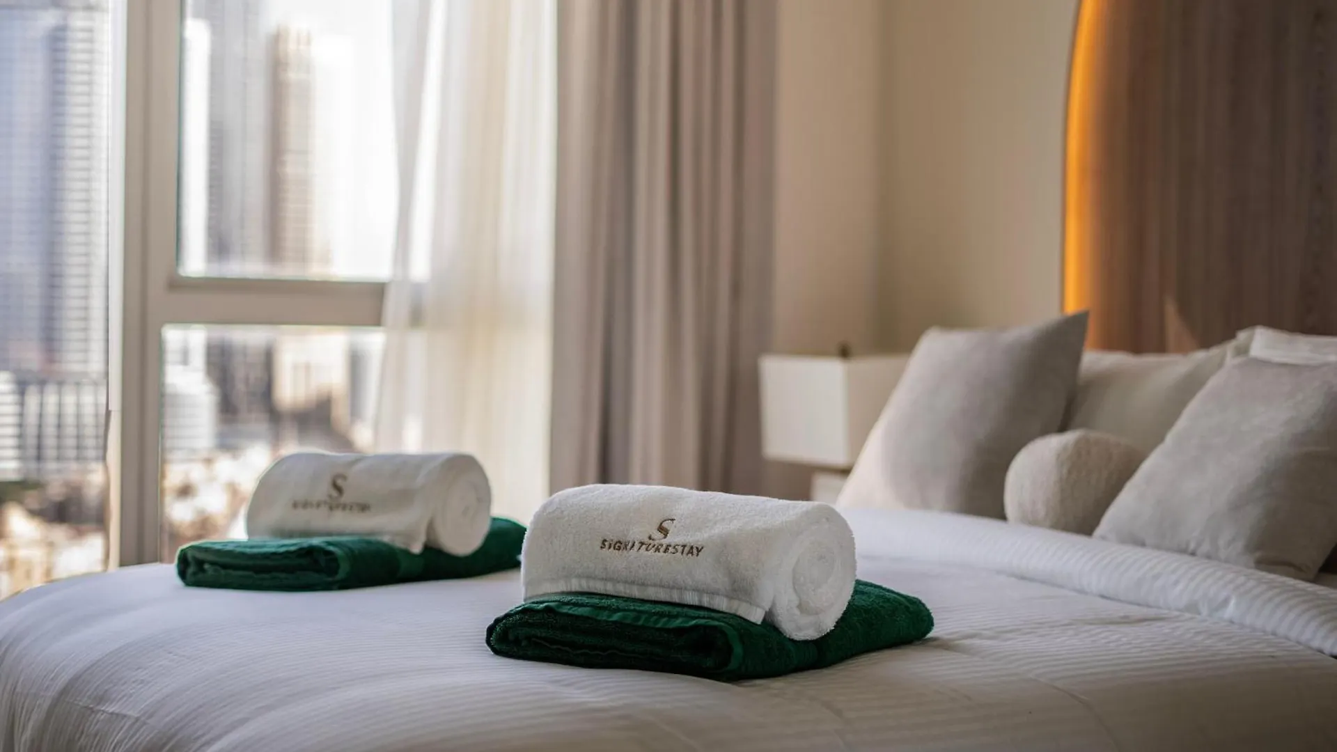 Apartmán Stylish 2-Bedroom Luxury Stay In Downtown Dubai With Burj Khalifa & Fountain Views