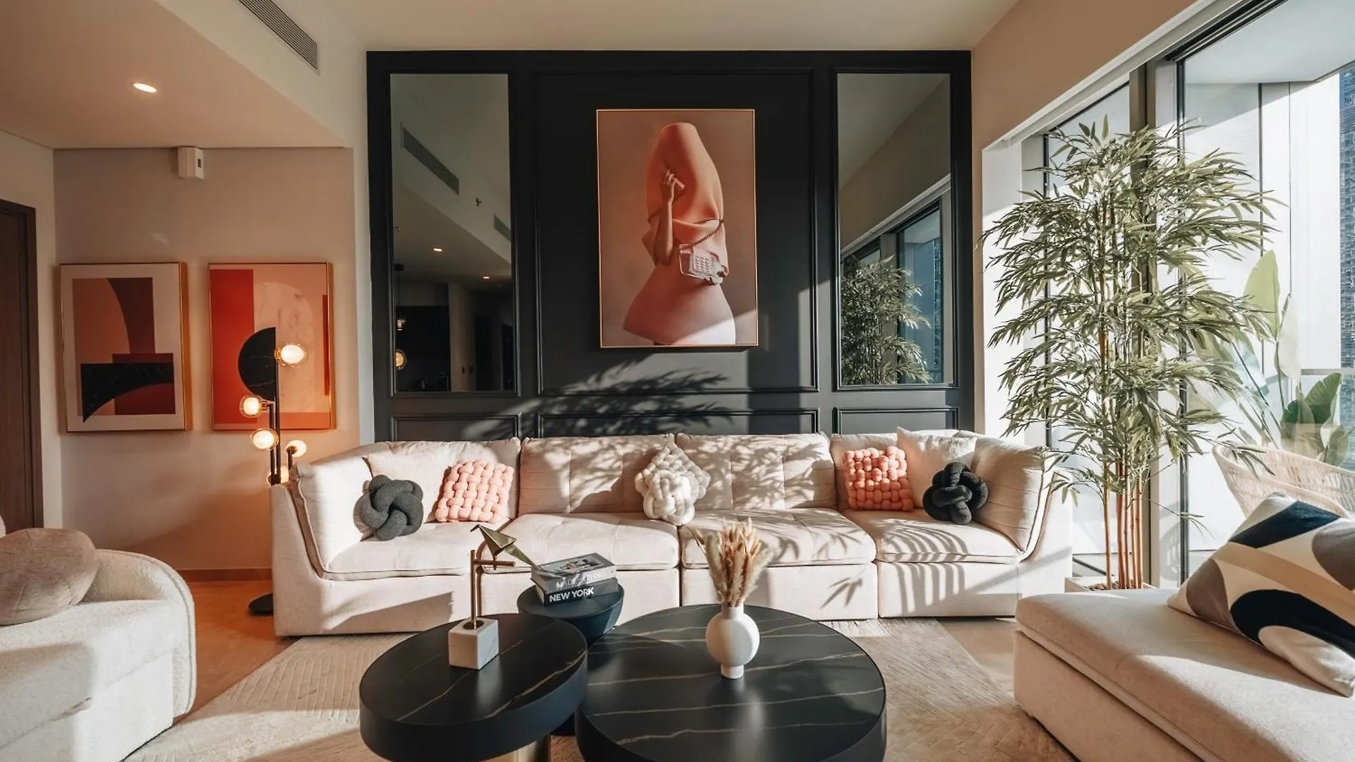 Stylish 2-Bedroom Luxury Stay In Downtown Dubai With Burj Khalifa & Fountain Views Apartmán