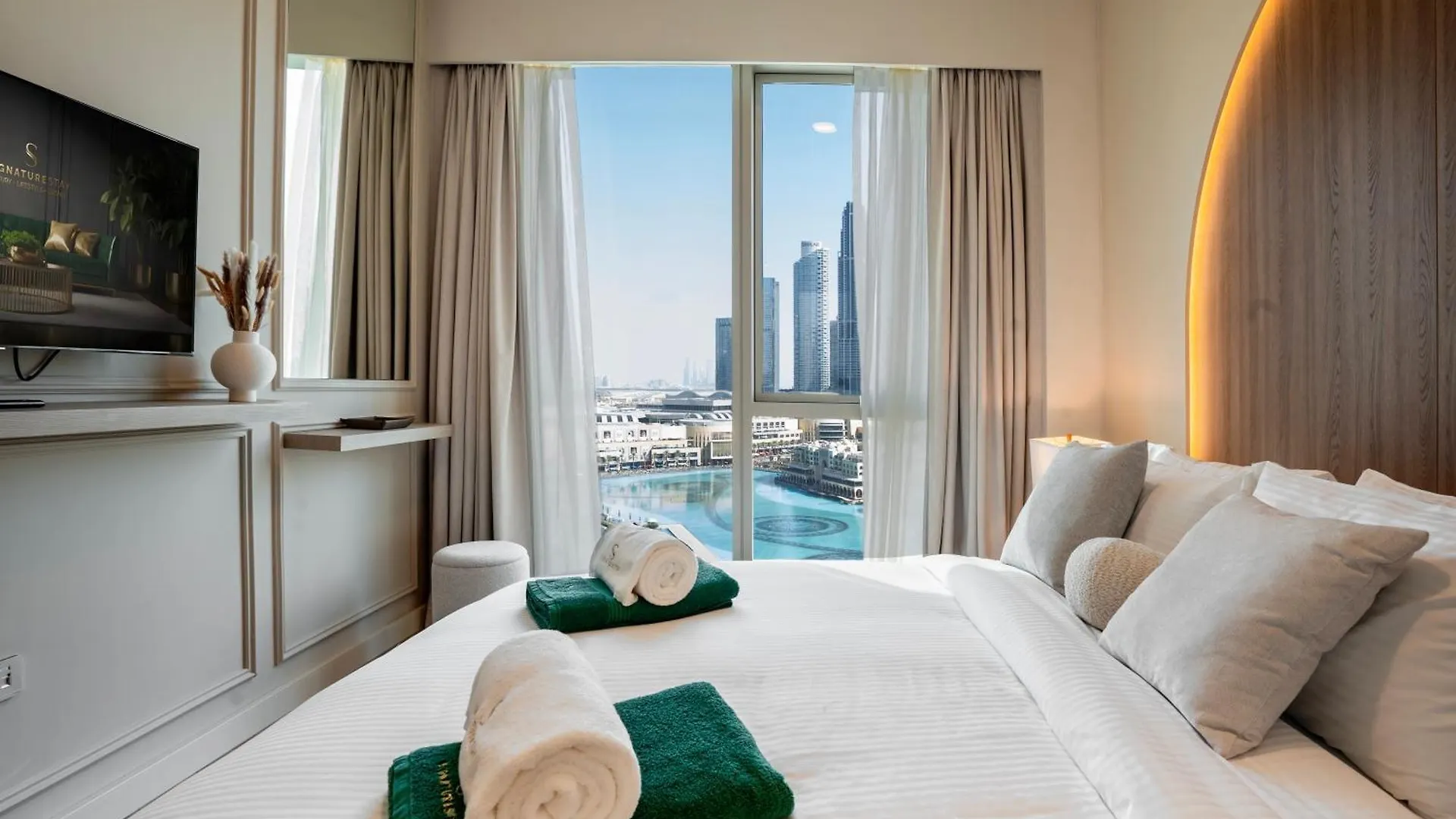 Appartement Stylish 2-Bedroom Luxury Stay In Downtown Dubai With Burj Khalifa & Fountain Views