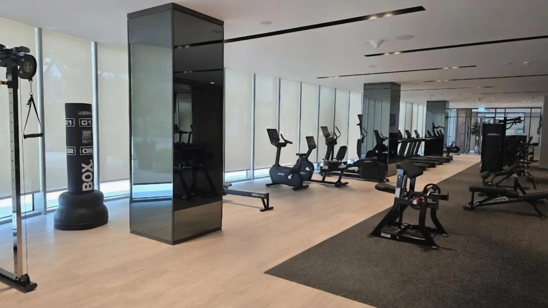 Apartment Stylish 2-Bedroom Luxury Stay In Downtown Dubai With Burj Khalifa & Fountain Views