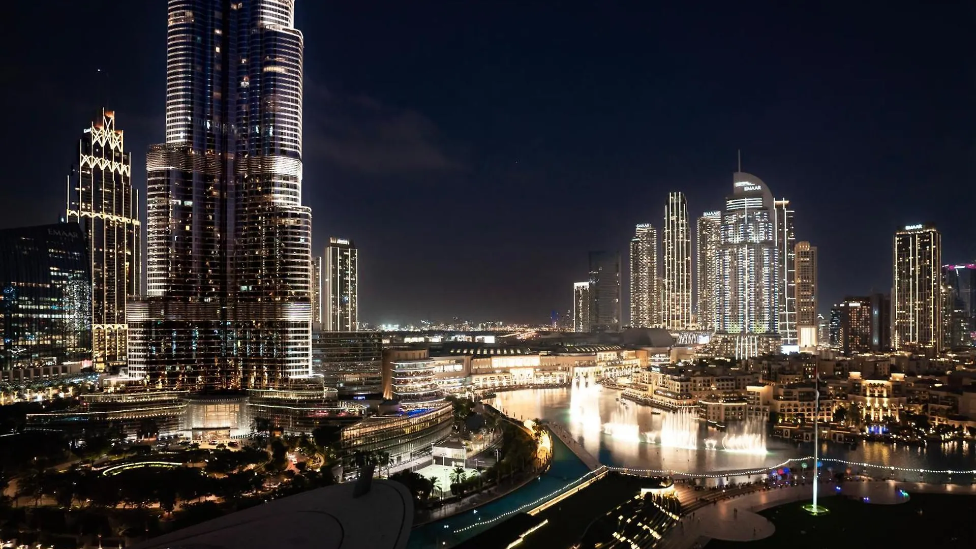 Stylish 2-Bedroom Luxury Stay In Downtown Dubai With Burj Khalifa & Fountain Views Apartment