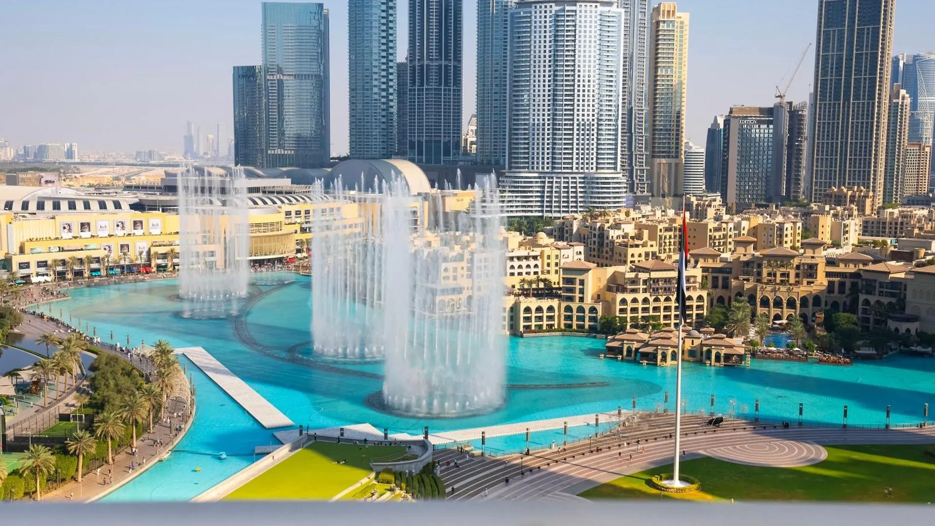 Stylish 2-Bedroom Luxury Stay In Downtown Dubai With Burj Khalifa & Fountain Views Apartment