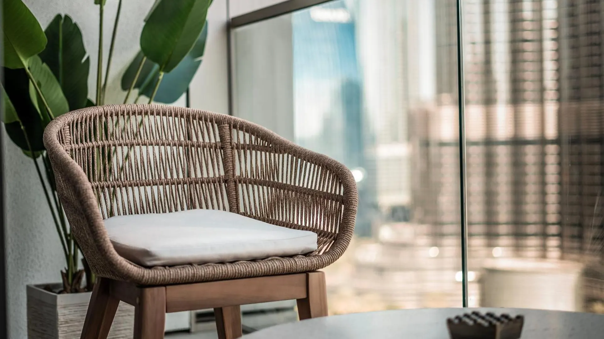 Stylish 2-Bedroom Luxury Stay In Downtown Dubai With Burj Khalifa & Fountain Views