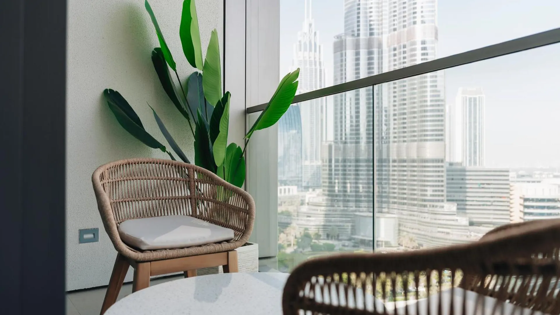 Stylish 2-Bedroom Luxury Stay In Downtown Dubai With Burj Khalifa & Fountain Views 0*,
